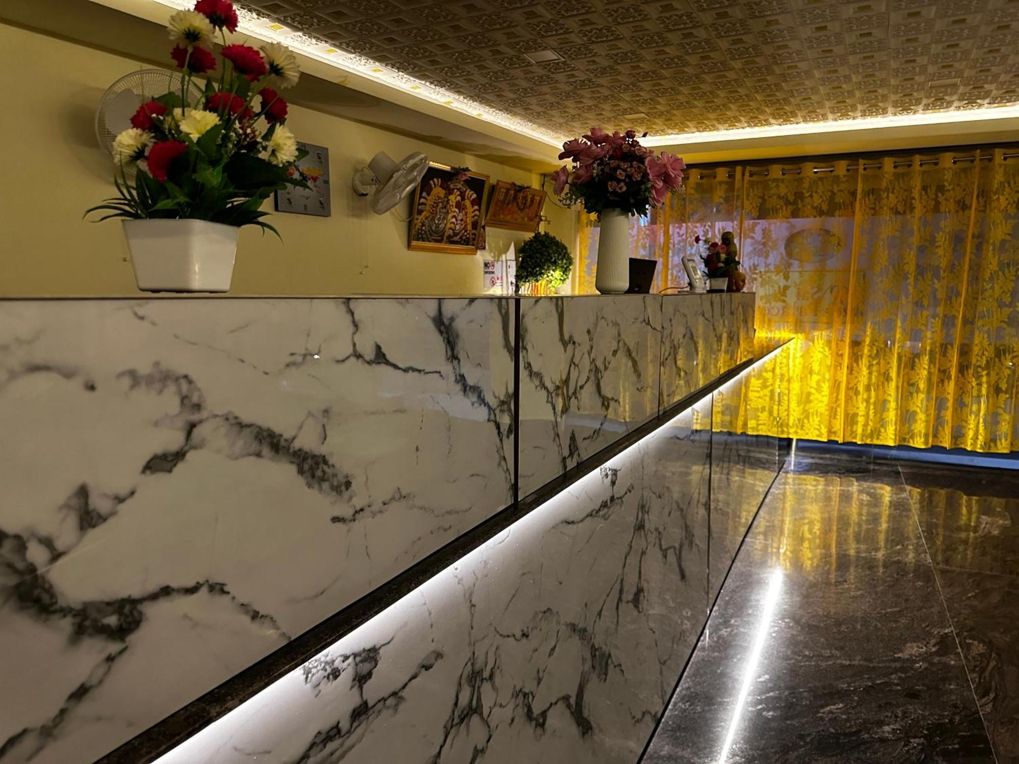 Mps Sai Palace Tiruvannāmalai エクステリア 写真