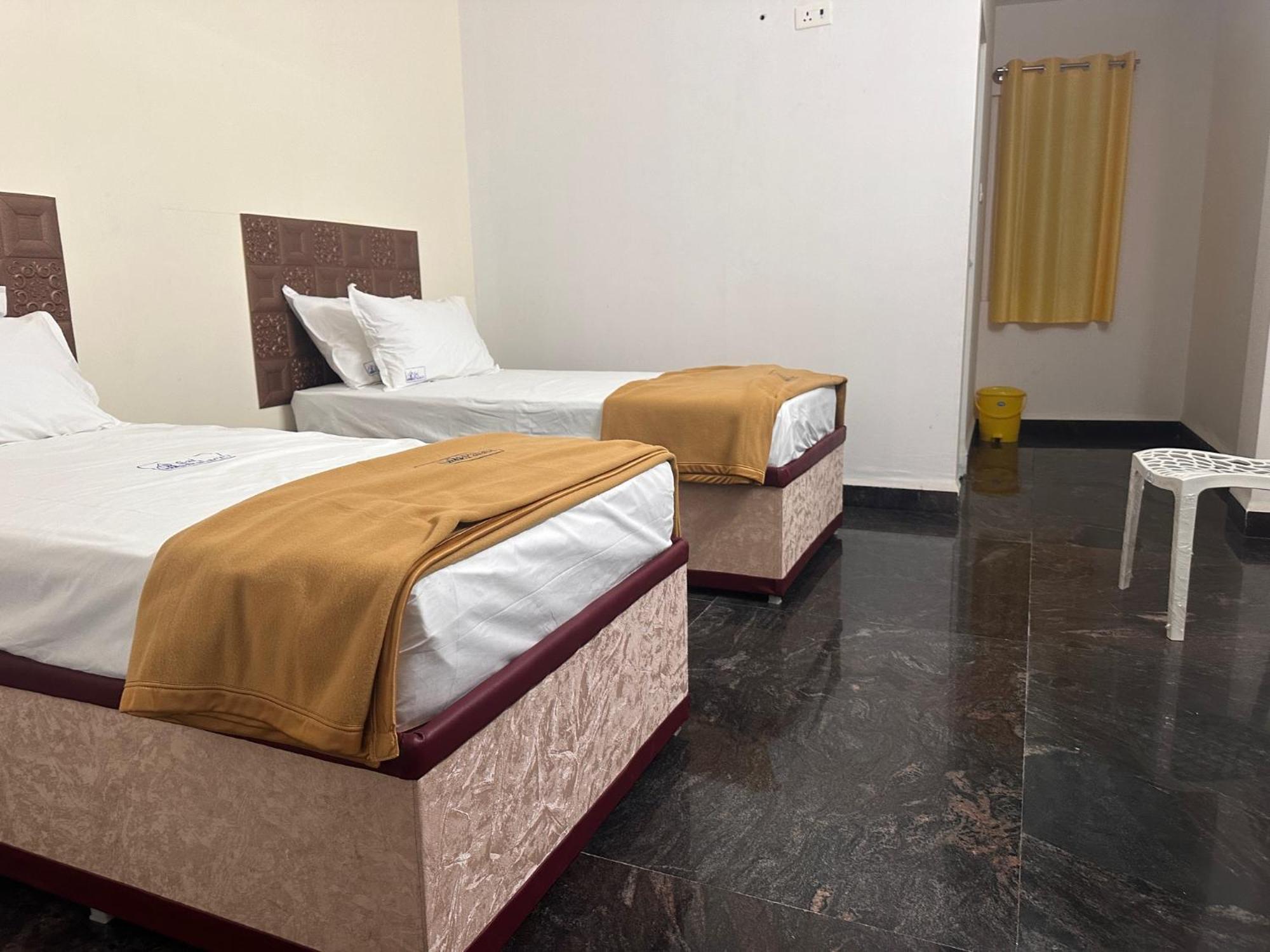 Mps Sai Palace Tiruvannāmalai エクステリア 写真