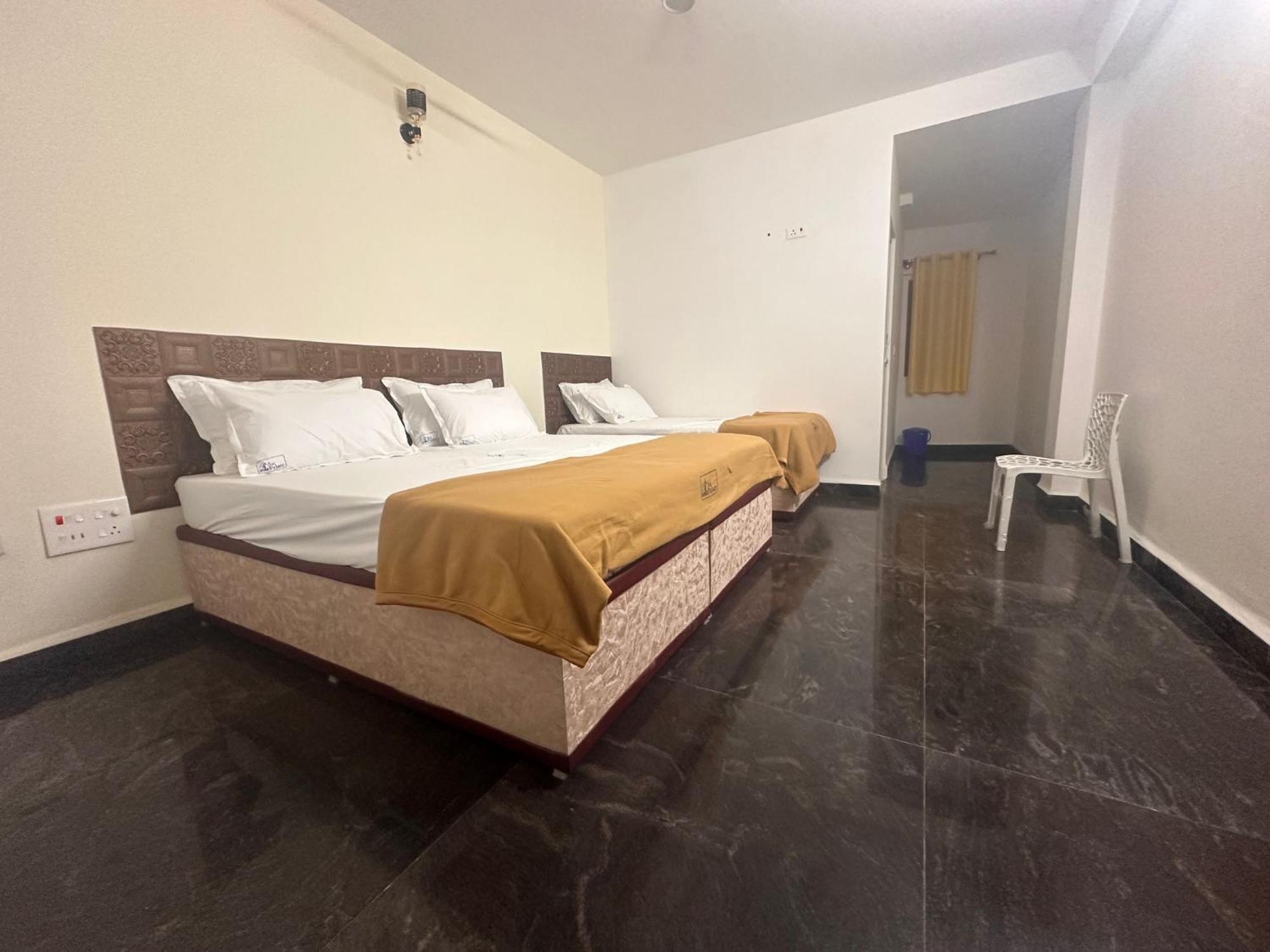 Mps Sai Palace Tiruvannāmalai エクステリア 写真